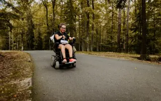 Pomozte Nikče k aktivnímu životu na mechanickém vozíku