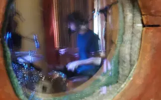 Kapela LakyMari v albu "Kind (of) mind" dává hlas zvířatům, podpořte jeho vznik.