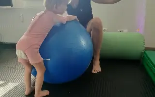 Pomozme malé Natálce se syndromem kočičího křiku