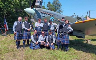 Blue Squadron Pipe Band na mistrovství světa dudáckých kapel ve Skotsku