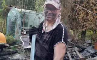 Prosím o pomoc mojí nemocné mamince, postavit znovu zahradní chatku po požáru.