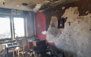 Rodině Mrázkových s dvěma malými dětmi vyhořel byt