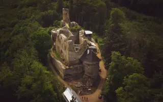 Pomozte Cimburku získat novou střechu