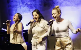 Yellow Sisters slaví 20 let - podpoř nové album Labyrint hlasů