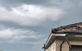 Pomoc Dominice Hájkové a jejímu manželovi s opravou domu po ničivém tornádu