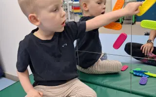 Mikiho plán - stát, kráčet a dobít svět