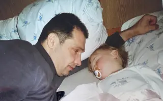 Pomozte Julii a Lence zvládnout nejtěžší chvíle způsobené rakovinou tatínka