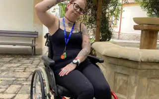 Pomozte Monice zvládnout nový život s hendikepem