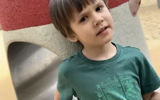 Intenzivní terapie pro Marka, pomozte synovi s autismem zvládnout vstup do školy