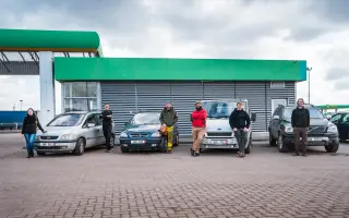 POŠLI AUTA NA UKRAJINU
