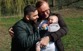 Dva neslyšící tátové pro Martínka: Pomozte nám vybudovat bezpečný pokoj