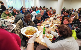 Pomozte zajistit obědy pro lidi v Azylovém domě Armády spásy