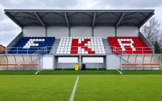 Kup si svoji sedačku! Pomozte nám rozzářit tribunu FK Rudná