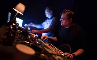 Přispějte na vinylové album KORA ET LE MECHANIX!