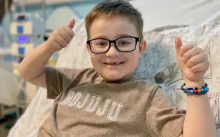 Mari: Kluk, co obehrál smrt, hledá cestu k „NORMÁLNU“