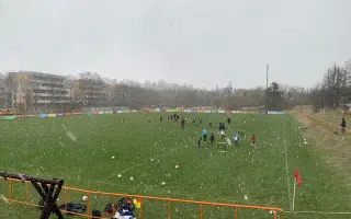 Prague Raptors FC | Společně pořídíme nový traktor pro naše hřiště 🦖⚽