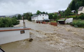 Sbírka pro Soňu a Leoše na rekonstrukci domu zničeného povodněmi