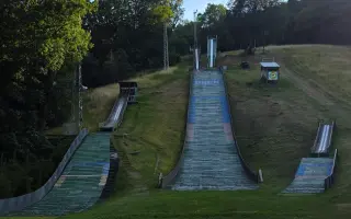 Skokani na lyžích z Oseka, kteří chtějí létat.