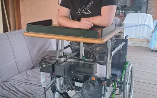 Táta na vozíku chce znovu stát na nohou pro svého syna
