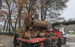 Pomozte s opravou historické parní lokomotivy