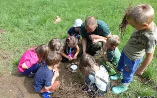 Stan Sahara na letní tábor a nové židle do zálesácké klubovny