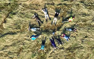 Dron s termovizí na záchranu srnčat při sečích na Chebsku.