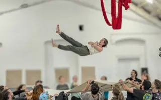 Circus pedagogy: a year to learn, a life to teach