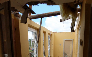 Tornádo poničilo dům rodině Koláčkové a dům babičky Blažejové poslalo k demolici