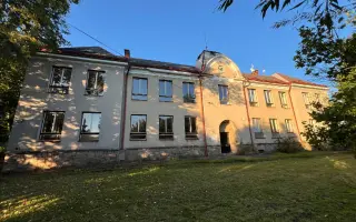Okna pro Wau školu v Radči u Trutnova