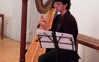 Podpořte uskutečnění benefičního maturitního projektu Umělci v srdci