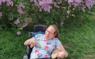 Pomozte Natce a její matce přestat se kácet