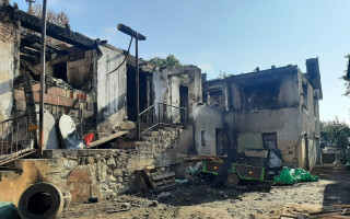 Při požáru přišla rodina se 3 dětmi o vše - POMOZME jim postavit nový domov