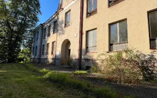 Okna pro Wau školu v Radči u Trutnova