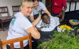 Ivka, Johanka a Honza opět v Zambii – učíme laskavý přístup k dětem s postižením