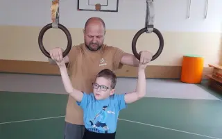 Pomozme Honzíkovi ke zlepšení chůze a stability