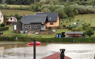 Pomoc tátovi žijícímu v Branticích, kterému povodeň kompletně vytopila dům