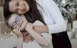 Mari: Kluk, co obehrál smrt, hledá cestu k „NORMÁLNU“