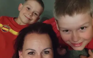Maminka náhle odešla, tatínek zůstal s malými dětmi sám