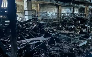 Toxický kouř zničil prodejnu Daroland. Pomozte Lucii začít znovu.