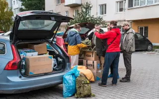 POŠLI AUTA NA UKRAJINU