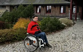 Lehký mechanický vozík pro snadnější cestování do práce a za rodinou