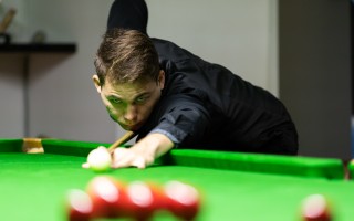 Pomozte sedminásobnému mistru ČR ve snookeru stát se prvním českým profesionálem