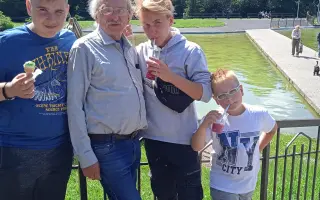 Pomoc s pořízením školních potřeb a základního vybavení do pokojíčku