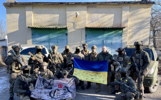 Podpora pro bojovníky na ukrajinské frontě poblíž Bachmutu