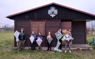 Stavba nové skautské klubovny místo původní, kterou zapálil neznámý pachatel