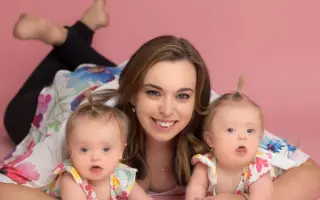 Terapie pro výjimečná dvojčátka s Downovým syndromem Marušku a Zuzanku