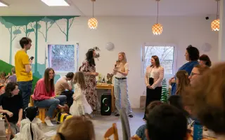 Darujte odloženým dětem pohádku, která jemně otevírá jejich příběh