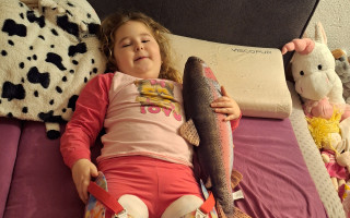 Elišce na tříkolku, potřebné terapie a pomůcky
