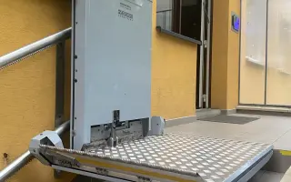 Pomozme s opravou schodišťové plošiny pro malého bojovníka Tobiáše