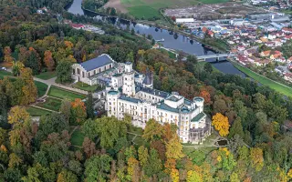 Dárková kniha Vltava z nebe – podpořte knihu ke 150. výročí Smetanovy Vltavy!